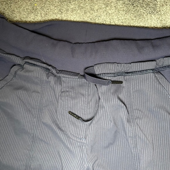 Lululemon Dance Studio Pant Women 8 Purple Pinstripe Ruched Tapered Jogger - Picture 3 of 10